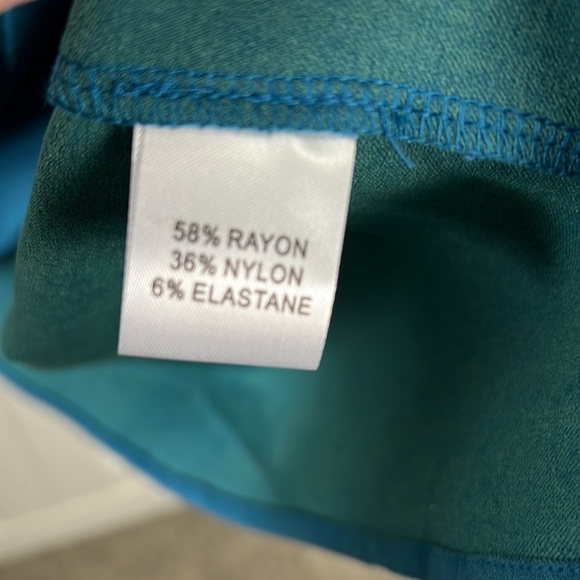 Flutter Sleeve Midi Dress - Picture 5 of 6